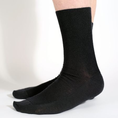 Ribbad tunn ullstrumpa i gruppen Strumpor / Ullstrumpor hos Gus Textil AB (241034r)
