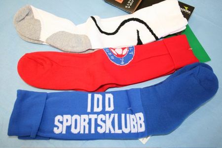Fynd! II:a sort Fotbollsstrumpor i gruppen Fyndl�da! hos Gus Textil AB (773134r)