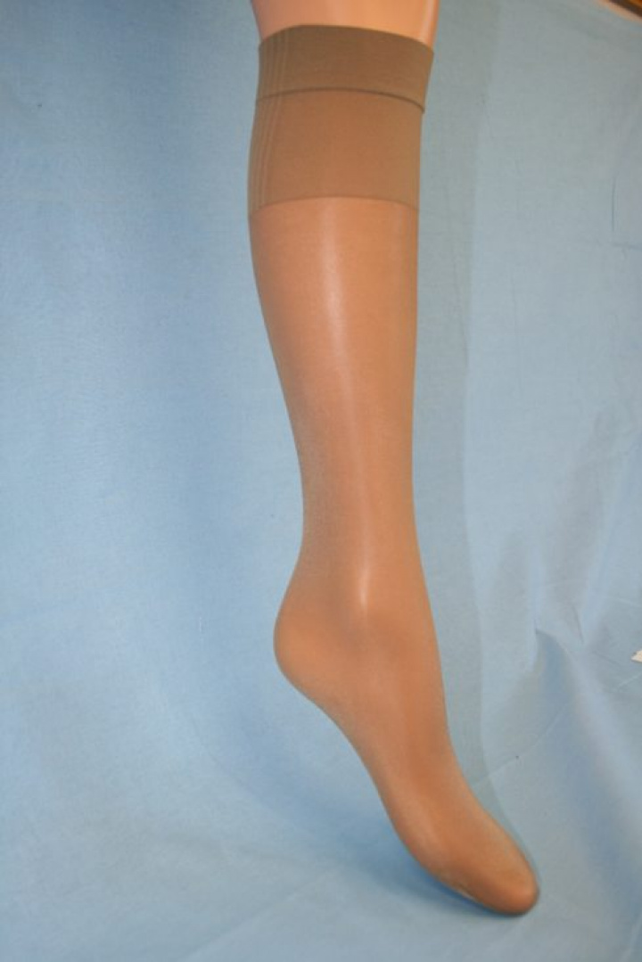 Madame 40 den XXL 40 den nylon knästrumpa i gruppen Strumpor / Knästrumpor hos Gus Textil AB (204040)