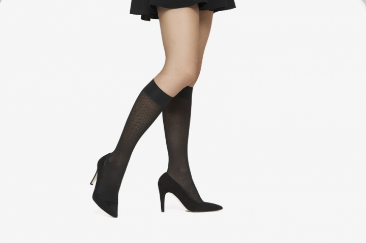 Stödstrumpor knä luxury 50 den i gruppen Fyndlåda! hos Gus Textil AB (921134r)
